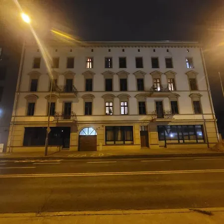 Sunset - Free Parking - Fast Internet - Close To Everything Lägenhet Poznań