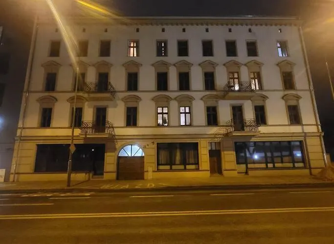 Sunset - Free Parking - Fast Internet - Close To Everything Apartment Poznan